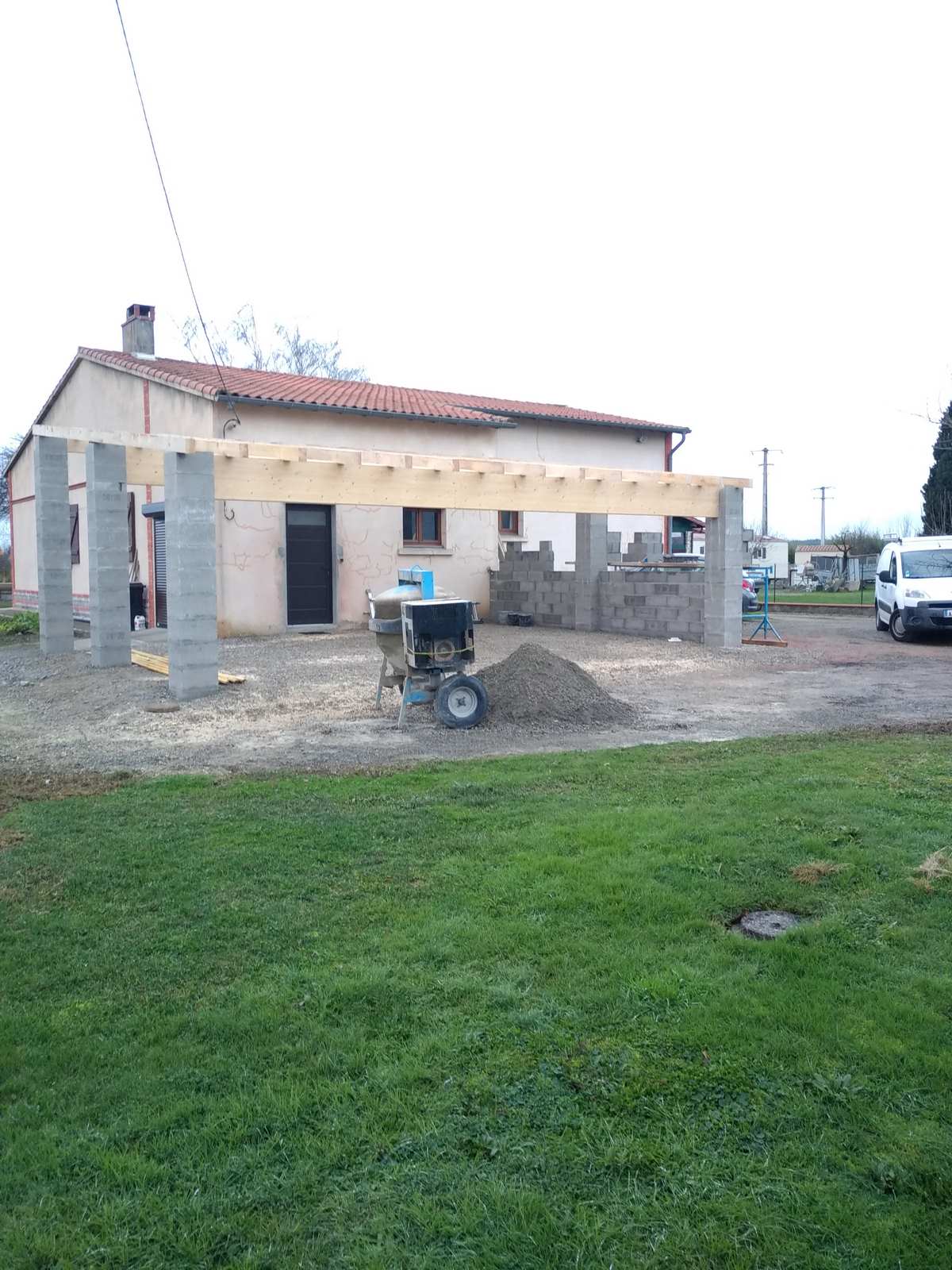 Construction d'une maison par l'entreprise de maçon et maçonnerie Mémoire & Création